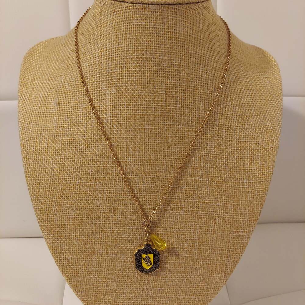 WBEI Harry Potter Hufflepuf Enamel Crest Coat Of Arms 18" Pendant Necklace